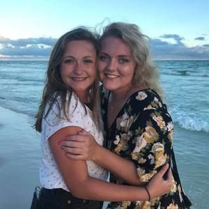 Meet your Posher, Karoline